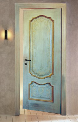 Покраска, как важная часть реставрации межкомнатной двери.