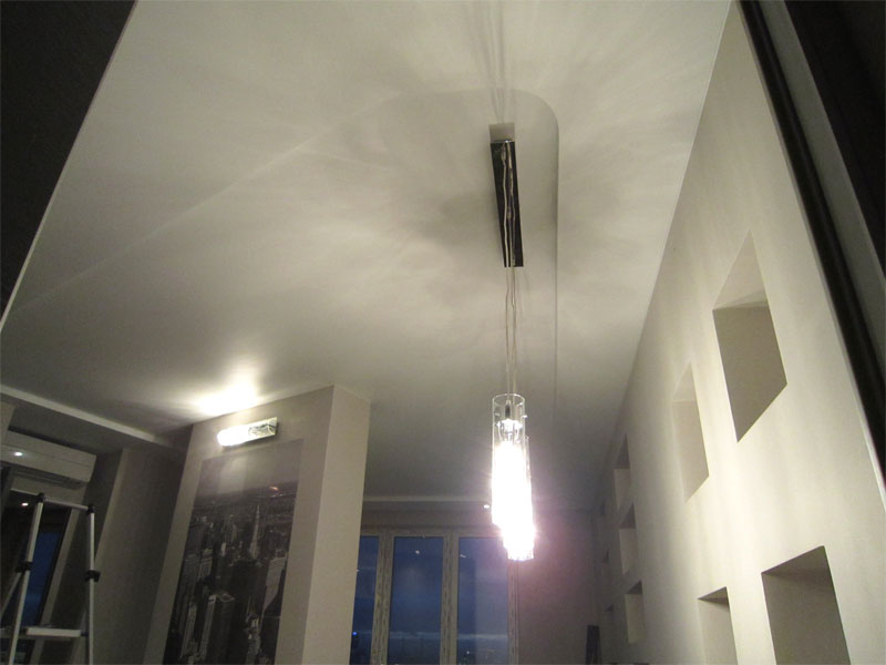 Матовый двухуровневый натяжной потолок в холле